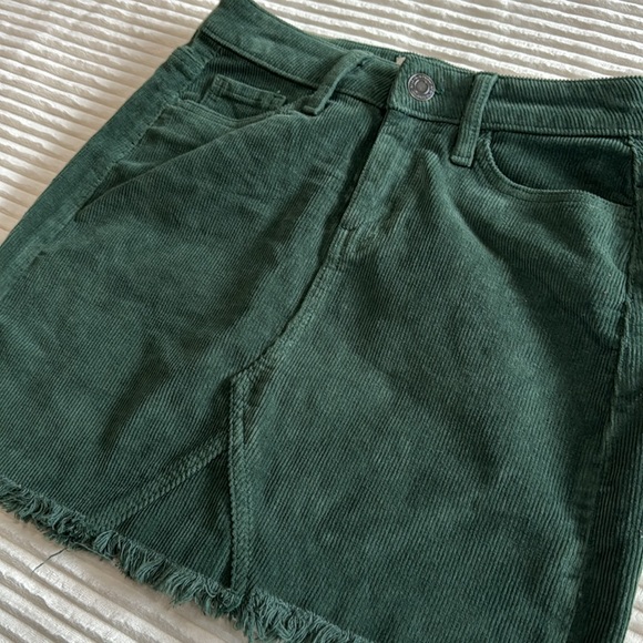 So Mid Rise Mini Skirt Posy Green Corduroy frayed hemline 3 / 26W NWT JG13Y008RS - Picture 3 of 11